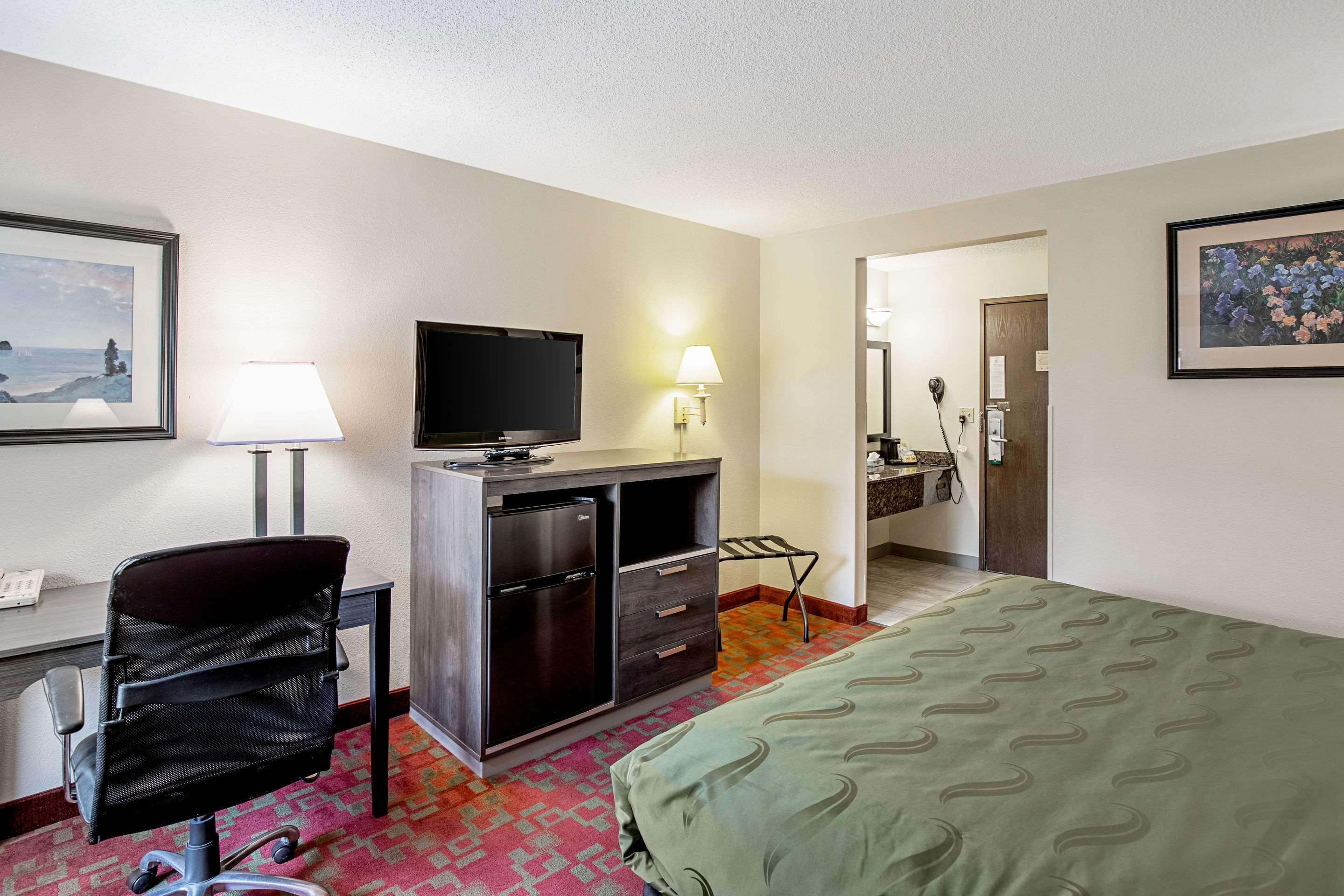 Quality Inn & Suites ميلووكي المظهر الخارجي الصورة
