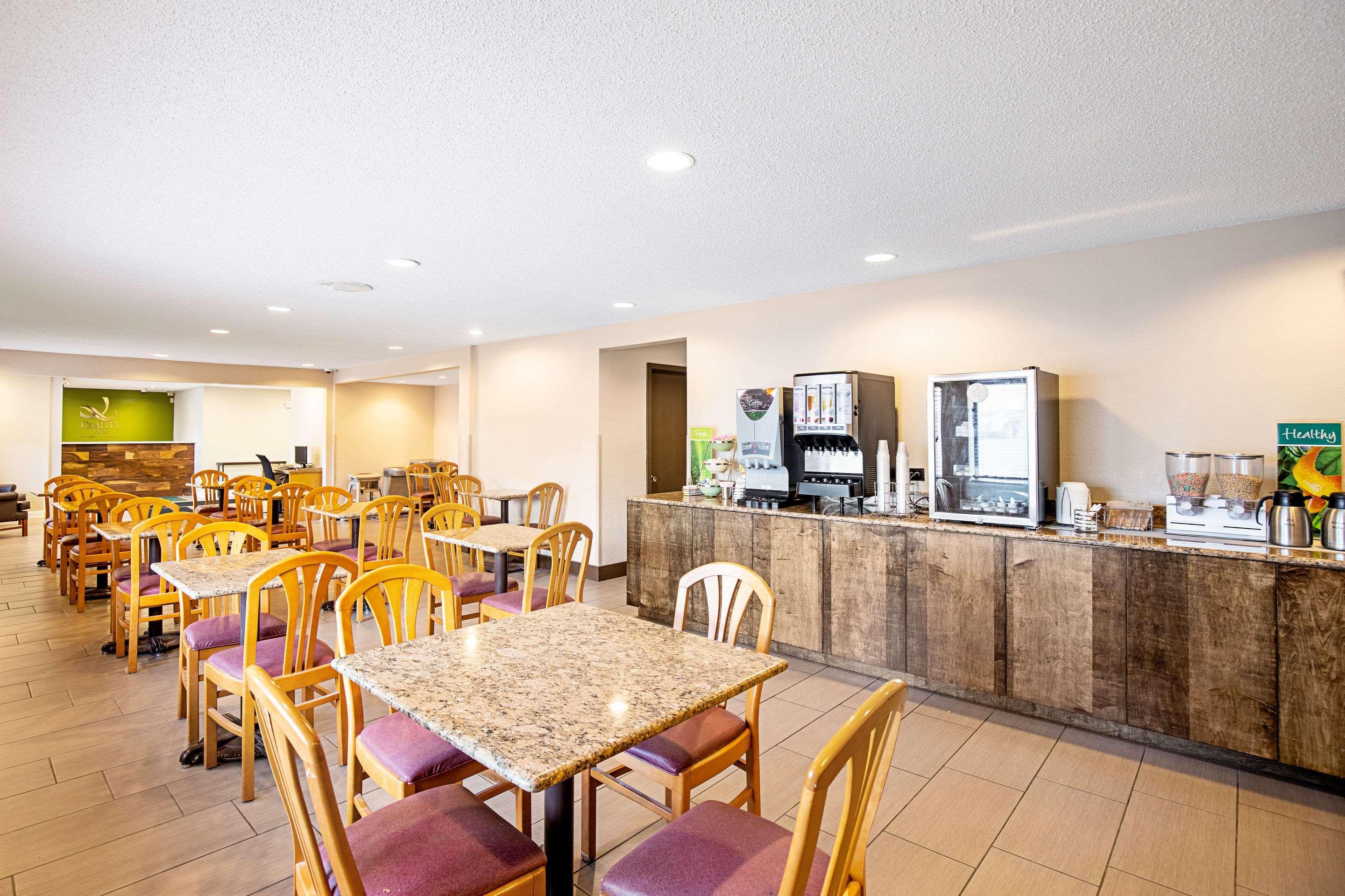 Quality Inn & Suites ميلووكي المظهر الخارجي الصورة