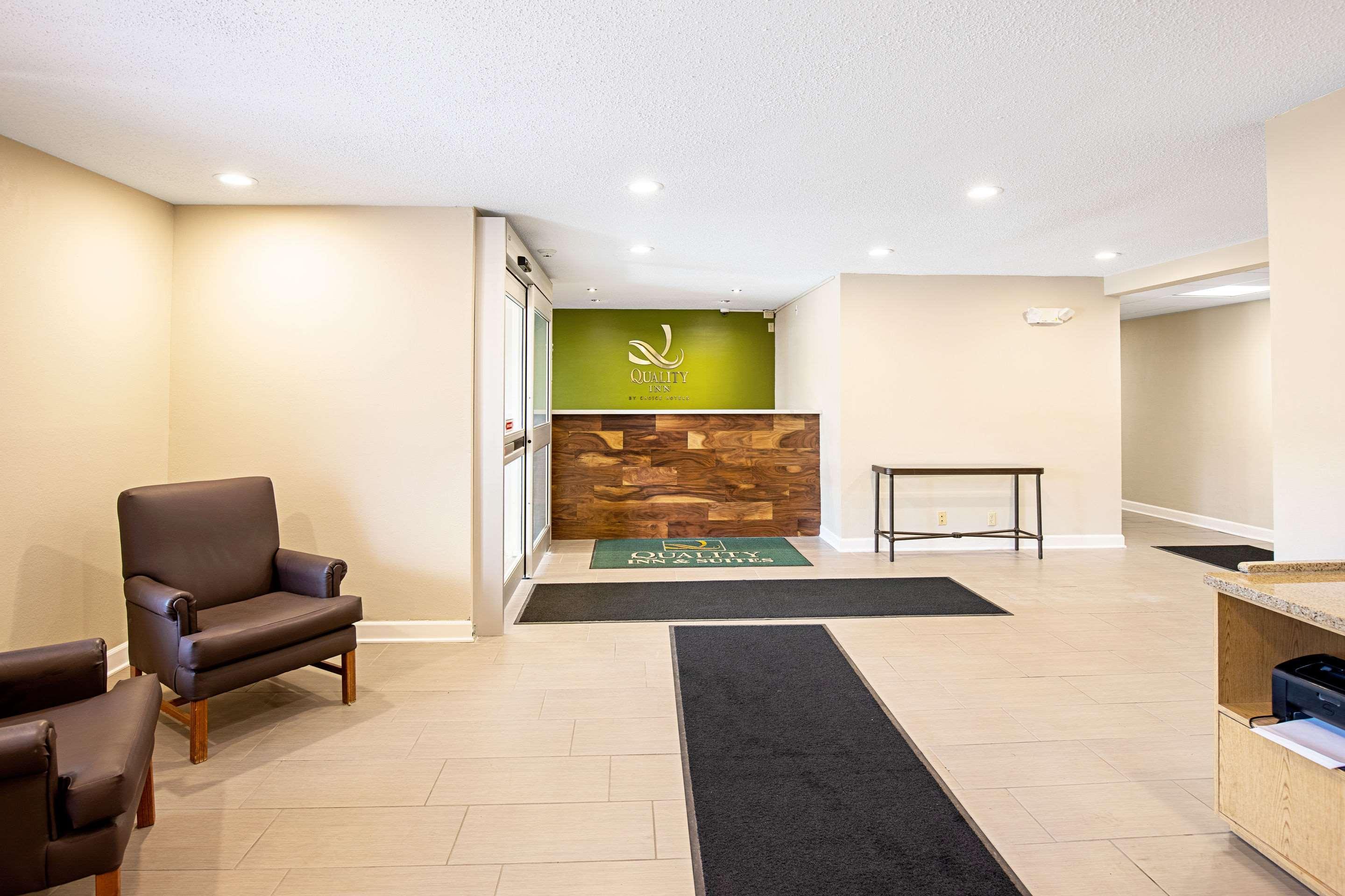 Quality Inn & Suites ميلووكي المظهر الخارجي الصورة