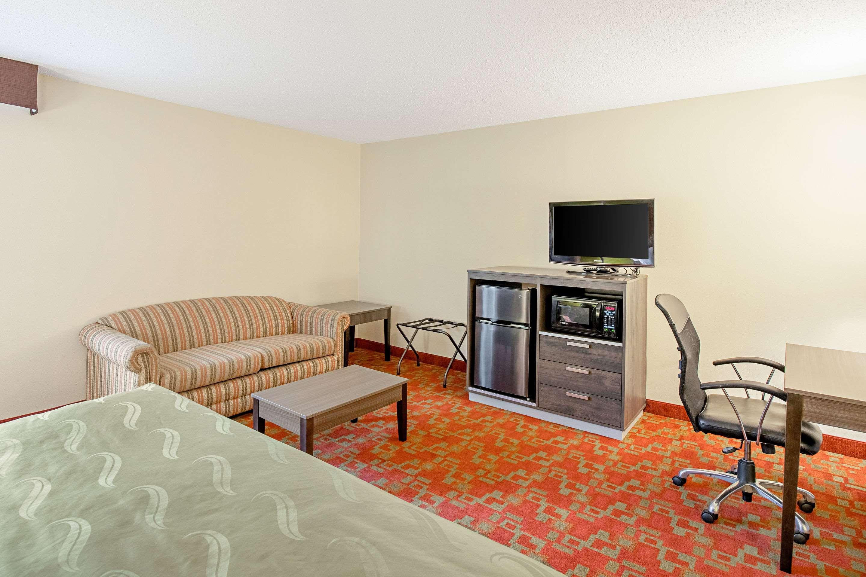 Quality Inn & Suites ميلووكي المظهر الخارجي الصورة