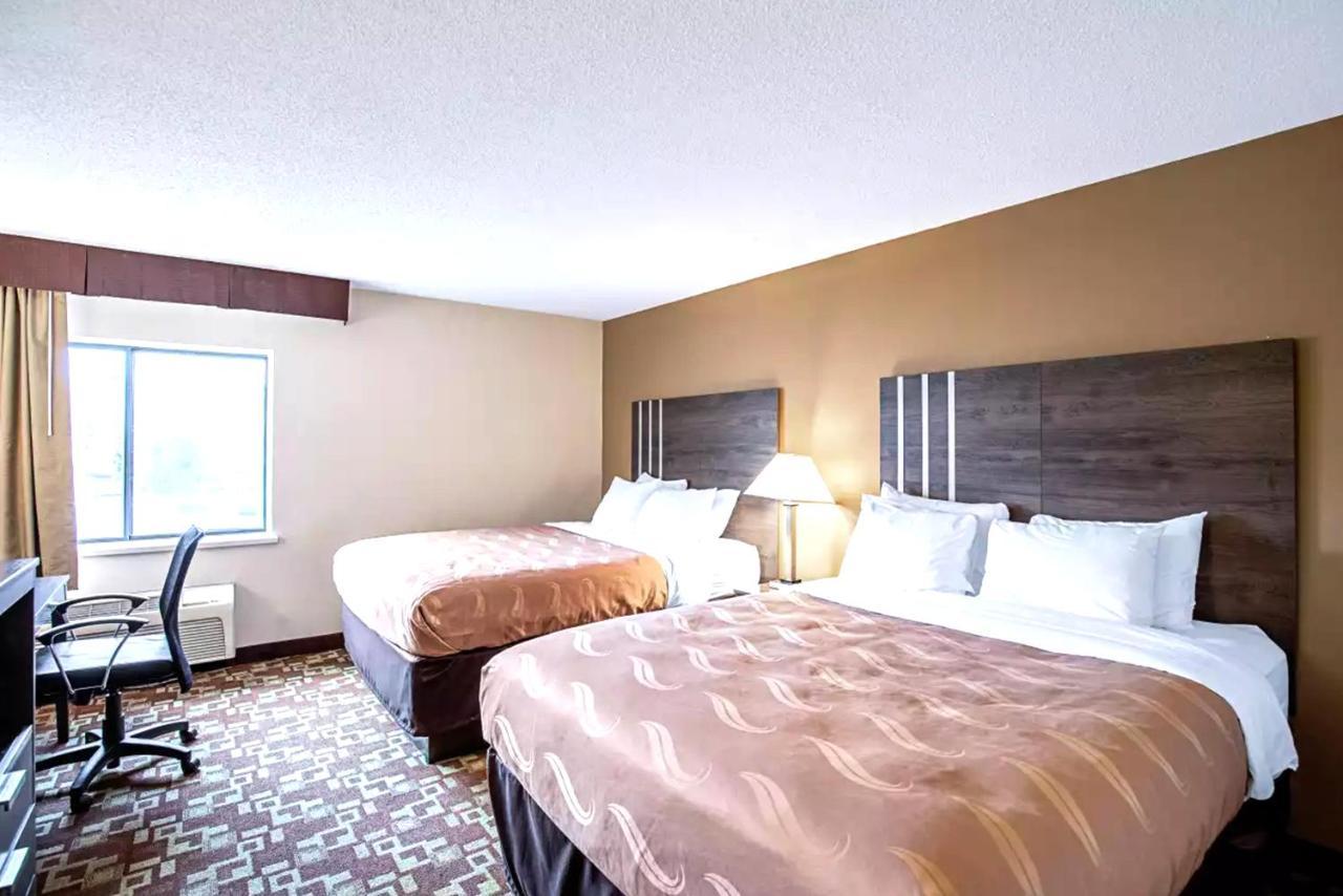 Quality Inn & Suites ميلووكي المظهر الخارجي الصورة