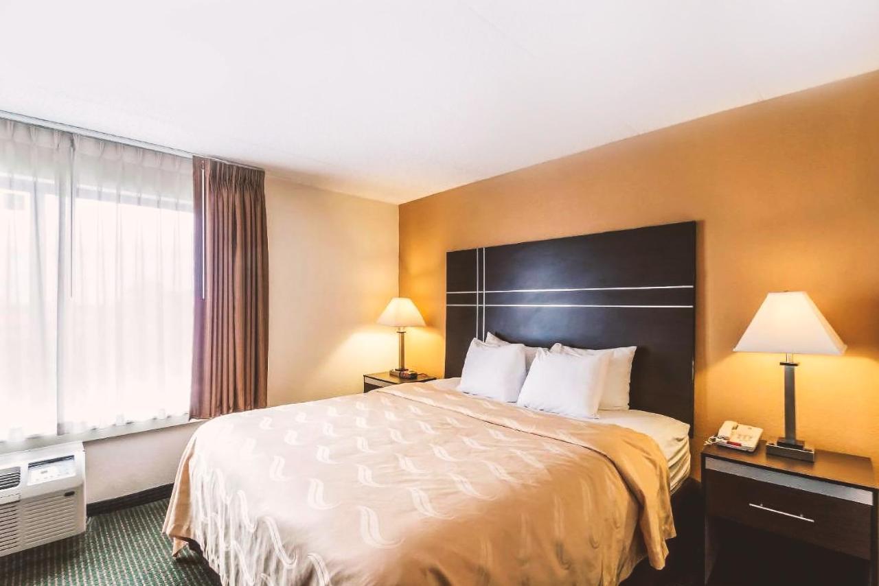 Quality Inn & Suites ميلووكي المظهر الخارجي الصورة
