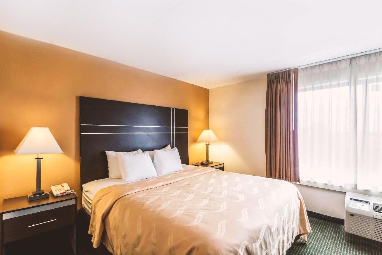 Quality Inn & Suites ميلووكي المظهر الخارجي الصورة