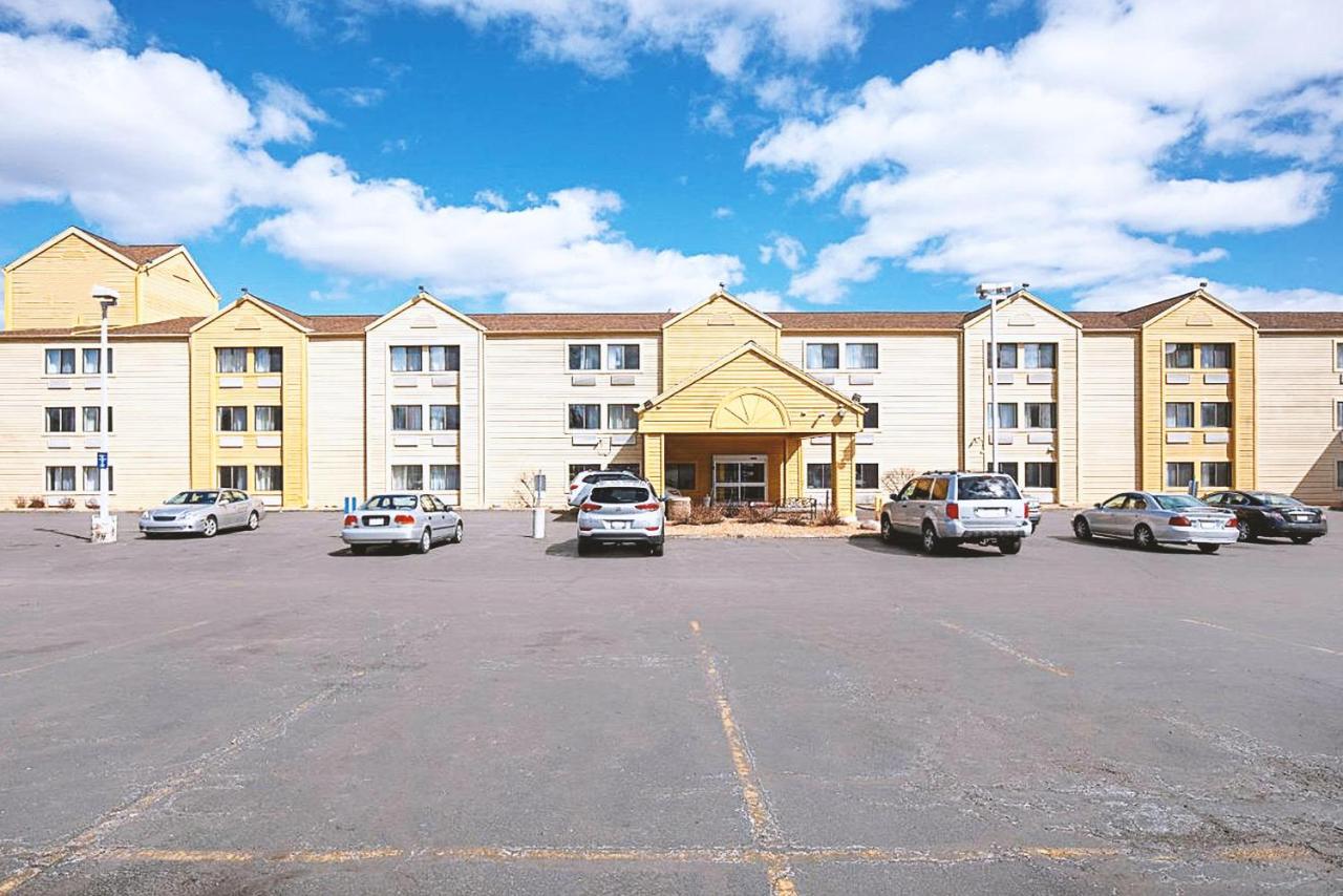 Quality Inn & Suites ميلووكي المظهر الخارجي الصورة