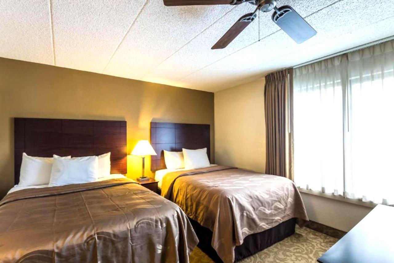Quality Inn & Suites ميلووكي المظهر الخارجي الصورة