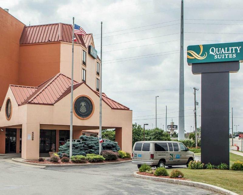 Quality Inn & Suites ميلووكي المظهر الخارجي الصورة