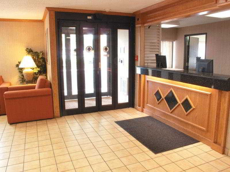 Quality Inn & Suites ميلووكي المظهر الداخلي الصورة